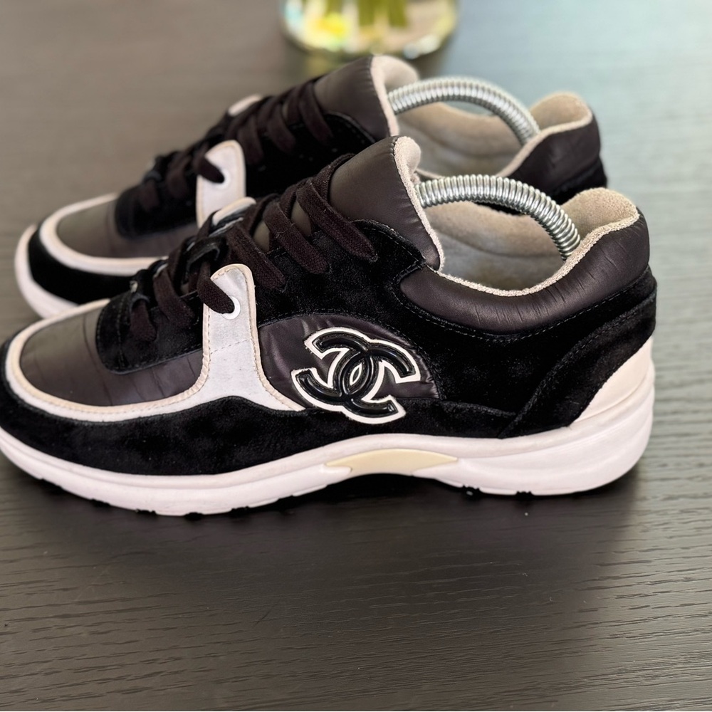 2020 Chanel Black and White Sneakers size 41